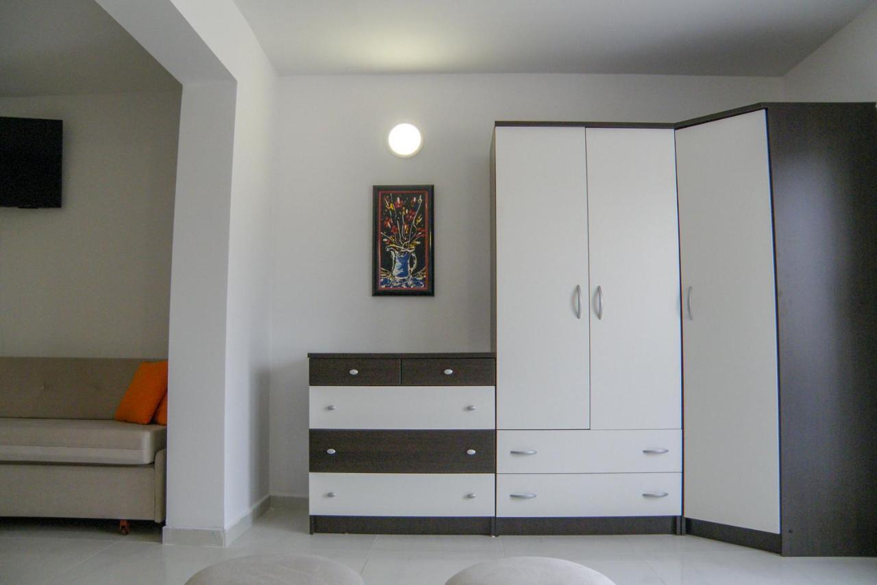Lada apartmani Novalja Exterior foto