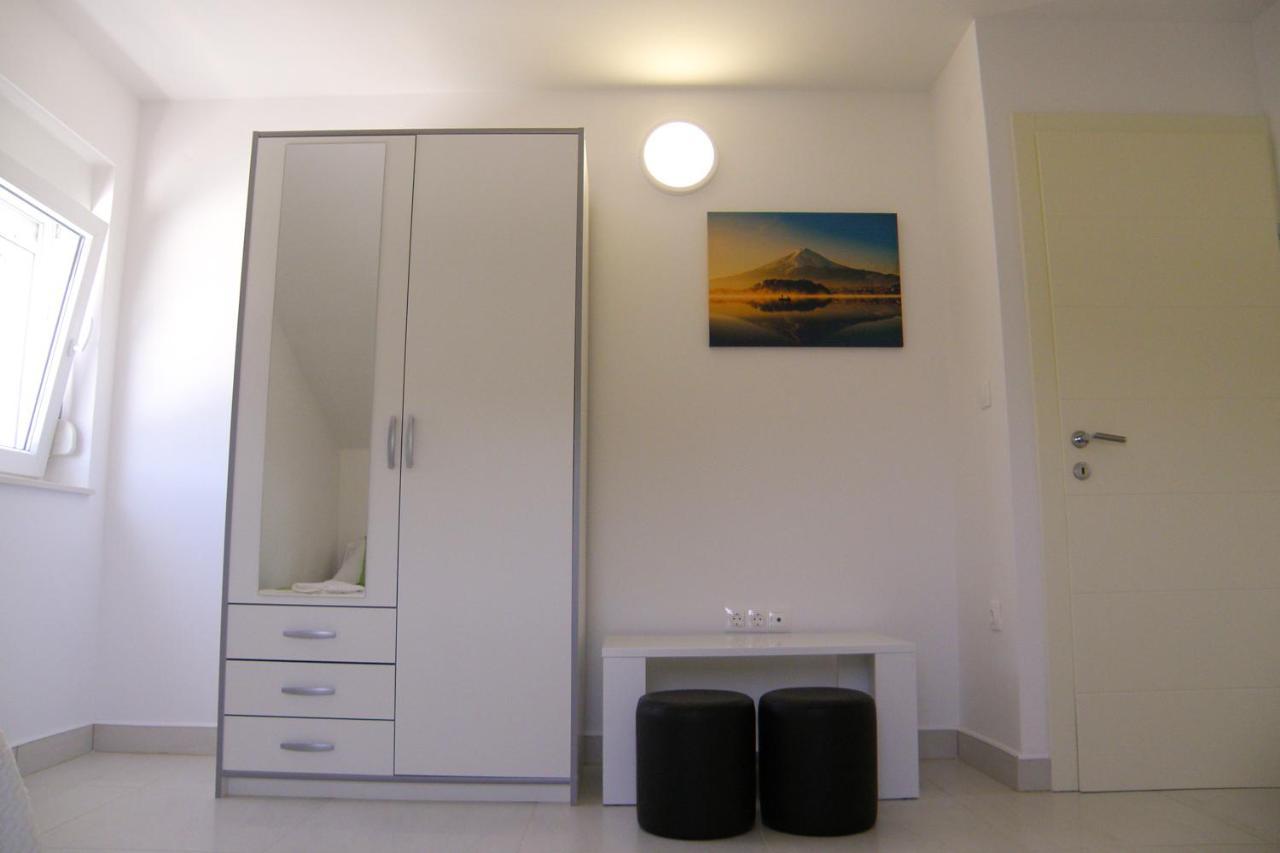 Lada apartmani Novalja Exterior foto