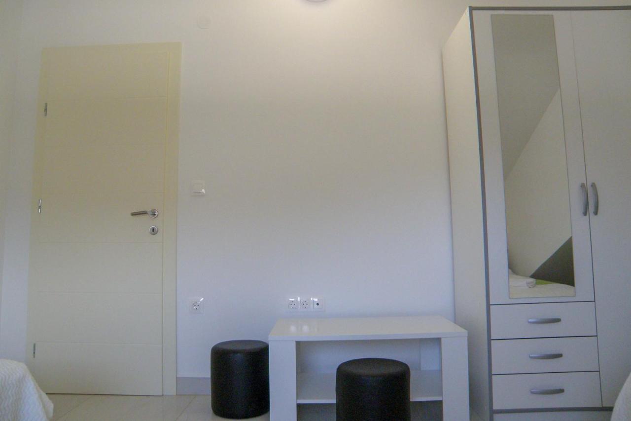 Lada apartmani Novalja Exterior foto