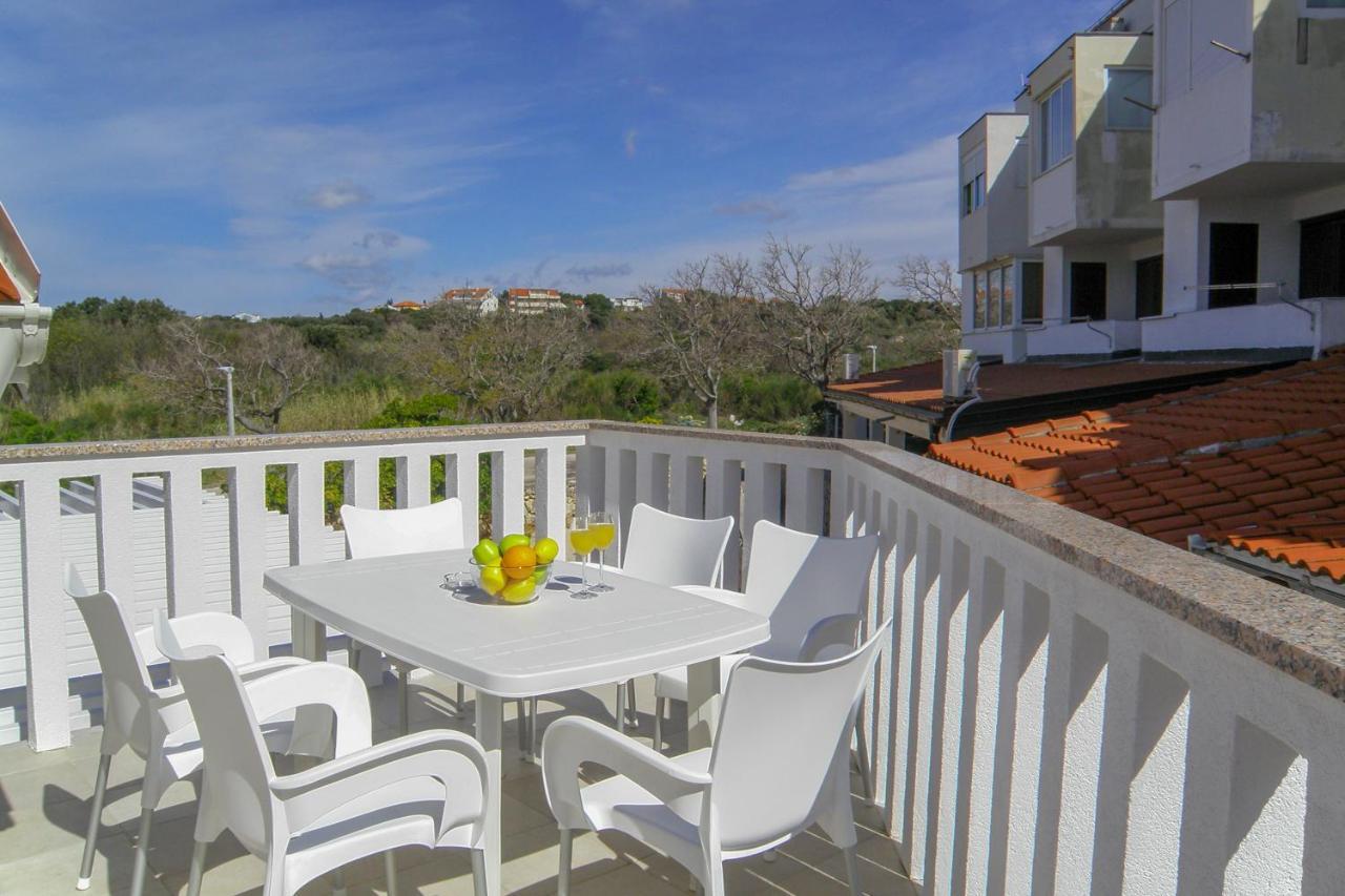 Lada apartmani Novalja Exterior foto